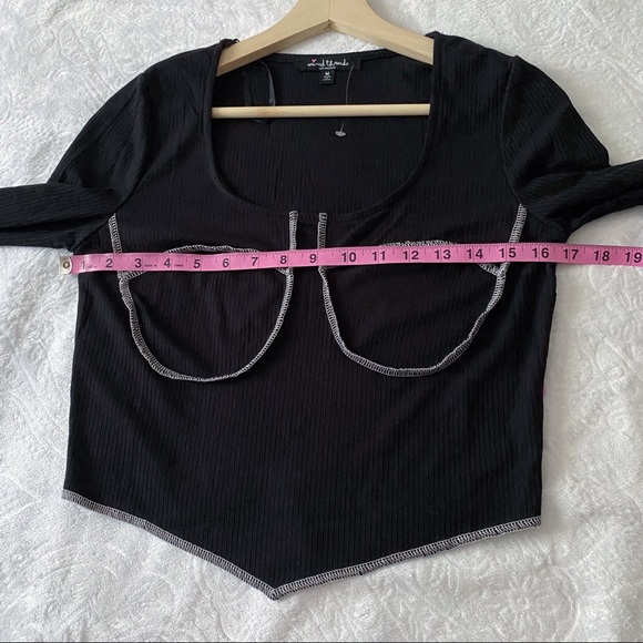 NWT Black Ribbed Crop Top With White Contrast Stitching - Picture 3 of 8